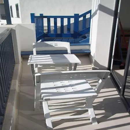 La Caleta Sleeps 6 Wifi Apartman *